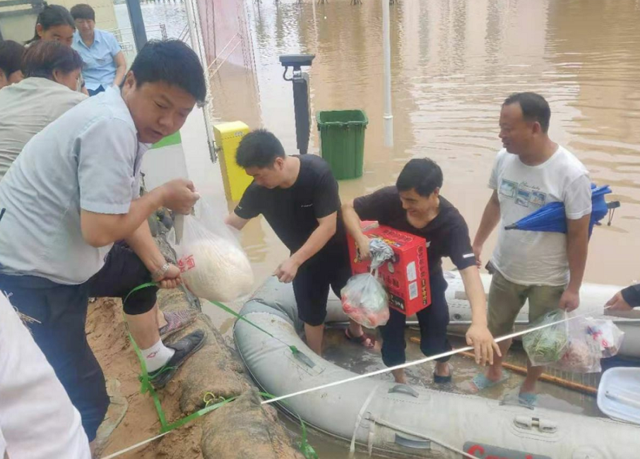 积水退去，他们仍未停歇——新利物业人汛后全力重建守平安