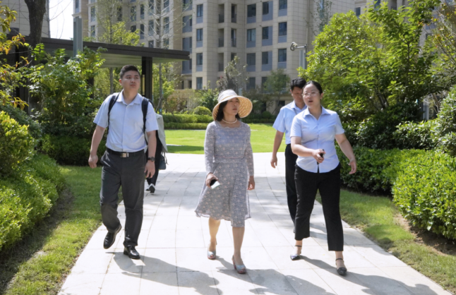 赋能项目管理 提升服务价值-新利服务董事长姜芳调研东象新利公司